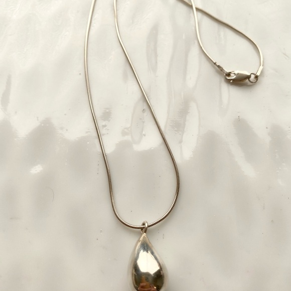 Silpada Sterling Silver Teardrop Pendant Necklace 17” inches N1470 - Picture 3 of 5